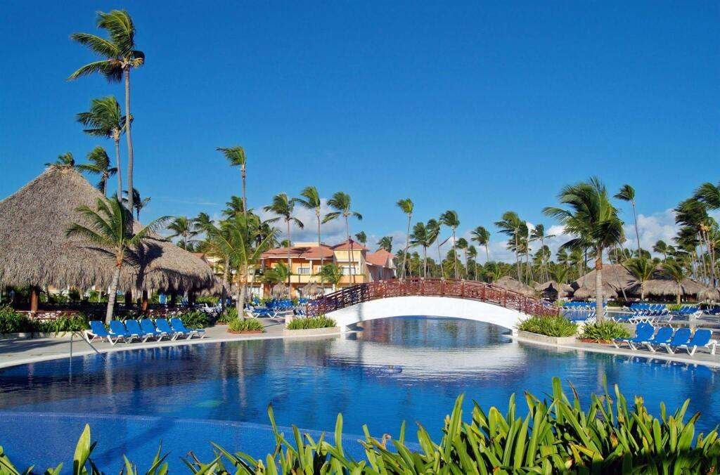 Bahia Principe Grand Punta Cana piscina