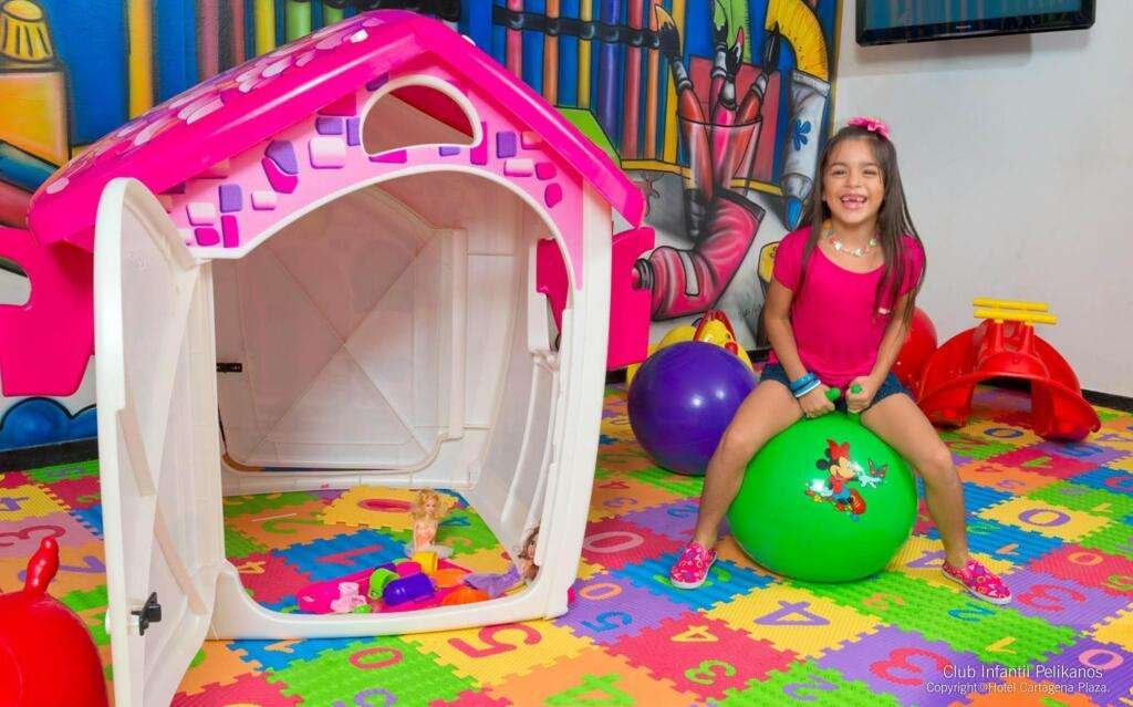 Hotel cartagena Plaza Parque infantil